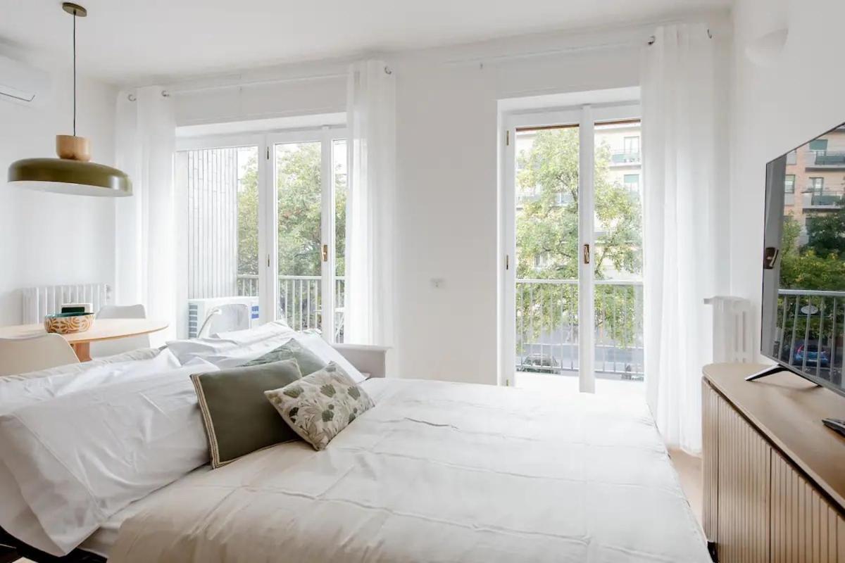 Luxury 2 Bedroom Apartament, Close To San Siro, Fiera And 10 Min Metro To Duomo Milano Esterno foto