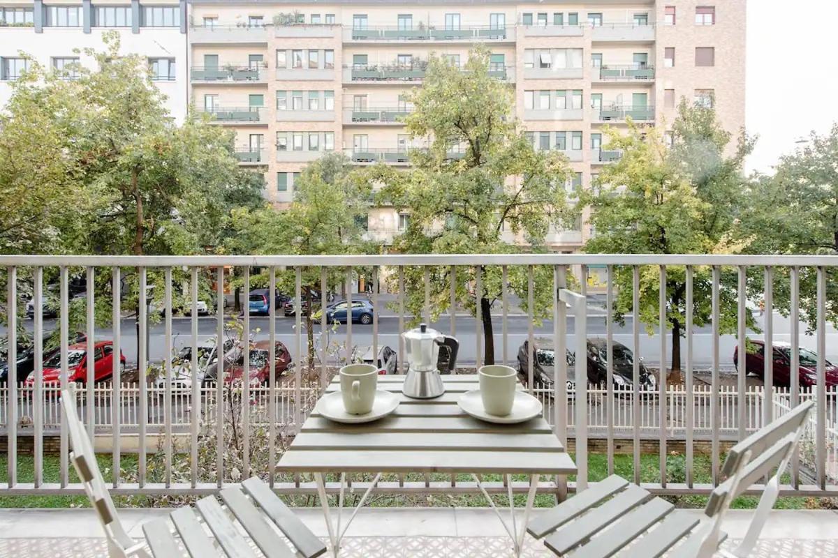Luxury 2 Bedroom Apartament, Close To San Siro, Fiera And 10 Min Metro To Duomo Milano Esterno foto