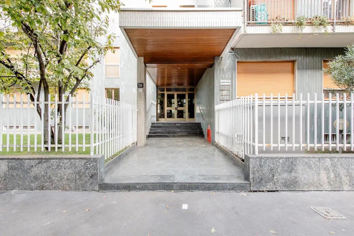 Luxury 2 Bedroom Apartament, Close To San Siro, Fiera And 10 Min Metro To Duomo Milano Esterno foto