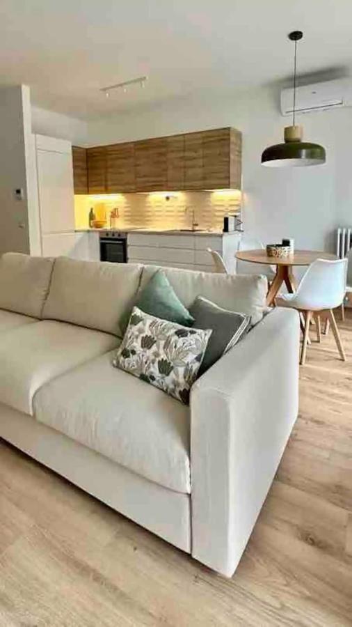 Luxury 2 Bedroom Apartament, Close To San Siro, Fiera And 10 Min Metro To Duomo Milano Esterno foto