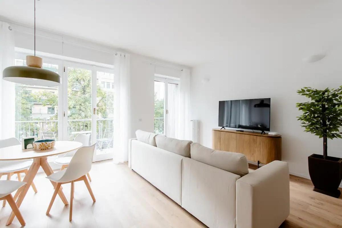 Luxury 2 Bedroom Apartament, Close To San Siro, Fiera And 10 Min Metro To Duomo Milano Esterno foto