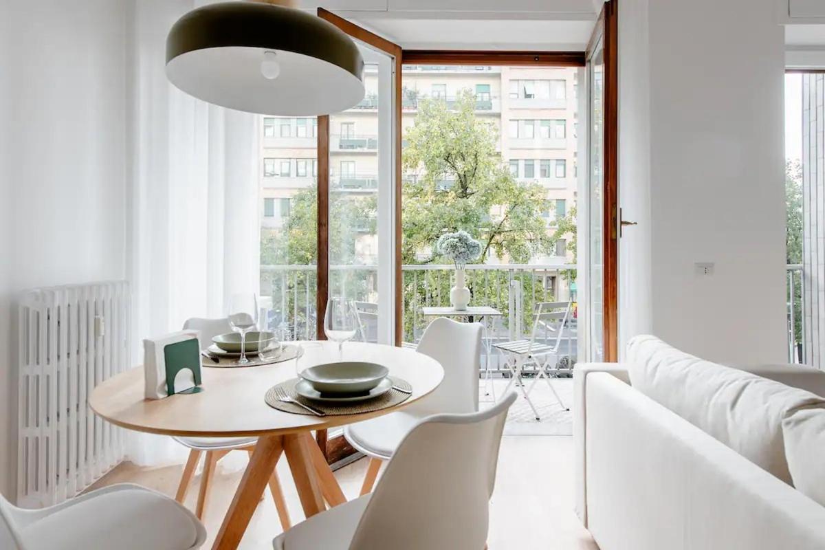 Luxury 2 Bedroom Apartament, Close To San Siro, Fiera And 10 Min Metro To Duomo Milano Esterno foto